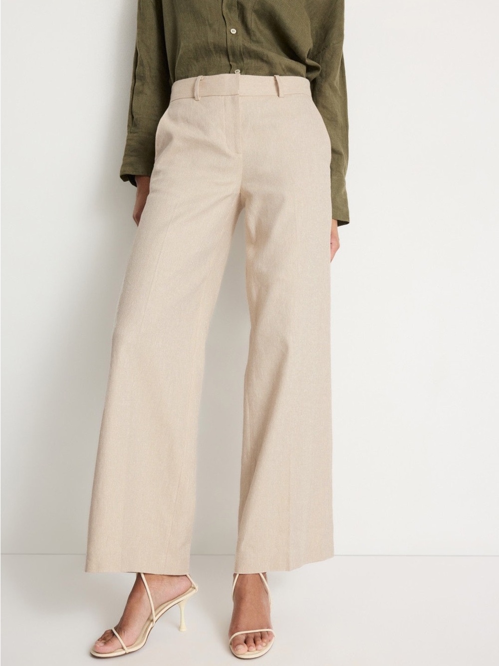 Wide-Leg High-Rise Trousers in Light Beige - Picture 4 of 9
